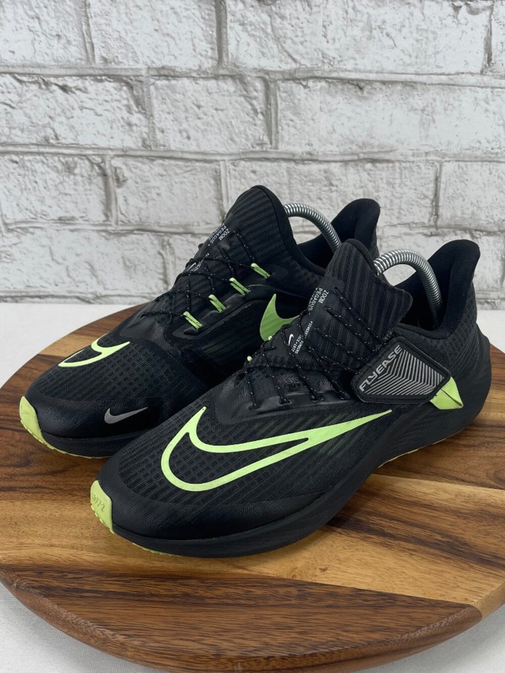 Nike Air Zoom Pegasus 39 FlyEase Black Volt D07436-900 Womens 10 Running Shoes